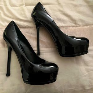 SAINT LAURENT
Patent Tribtoo Size 42